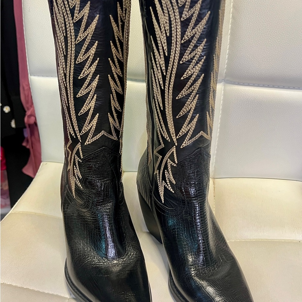 Black Western Cowboy Boots with Tan Embroidery